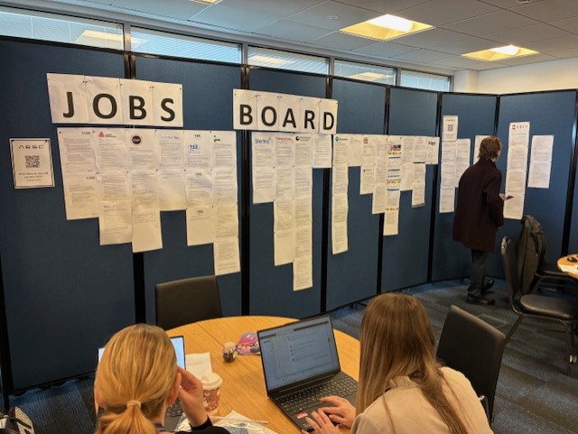 Jobs Fair Held for Employees of Local Company